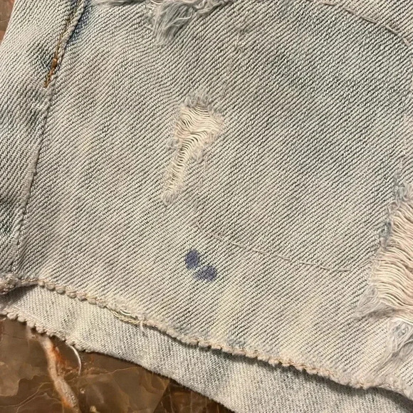 American eagle light wash shorts size 4 - Picture 2 of 9